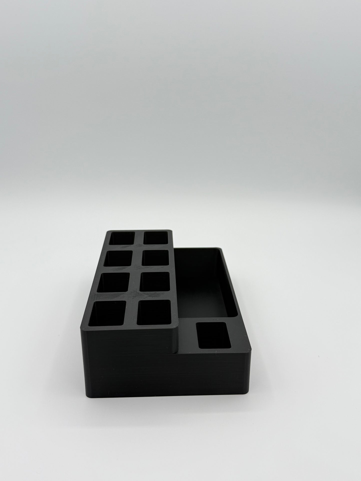 Medium Pistol Stand, 8 magazines