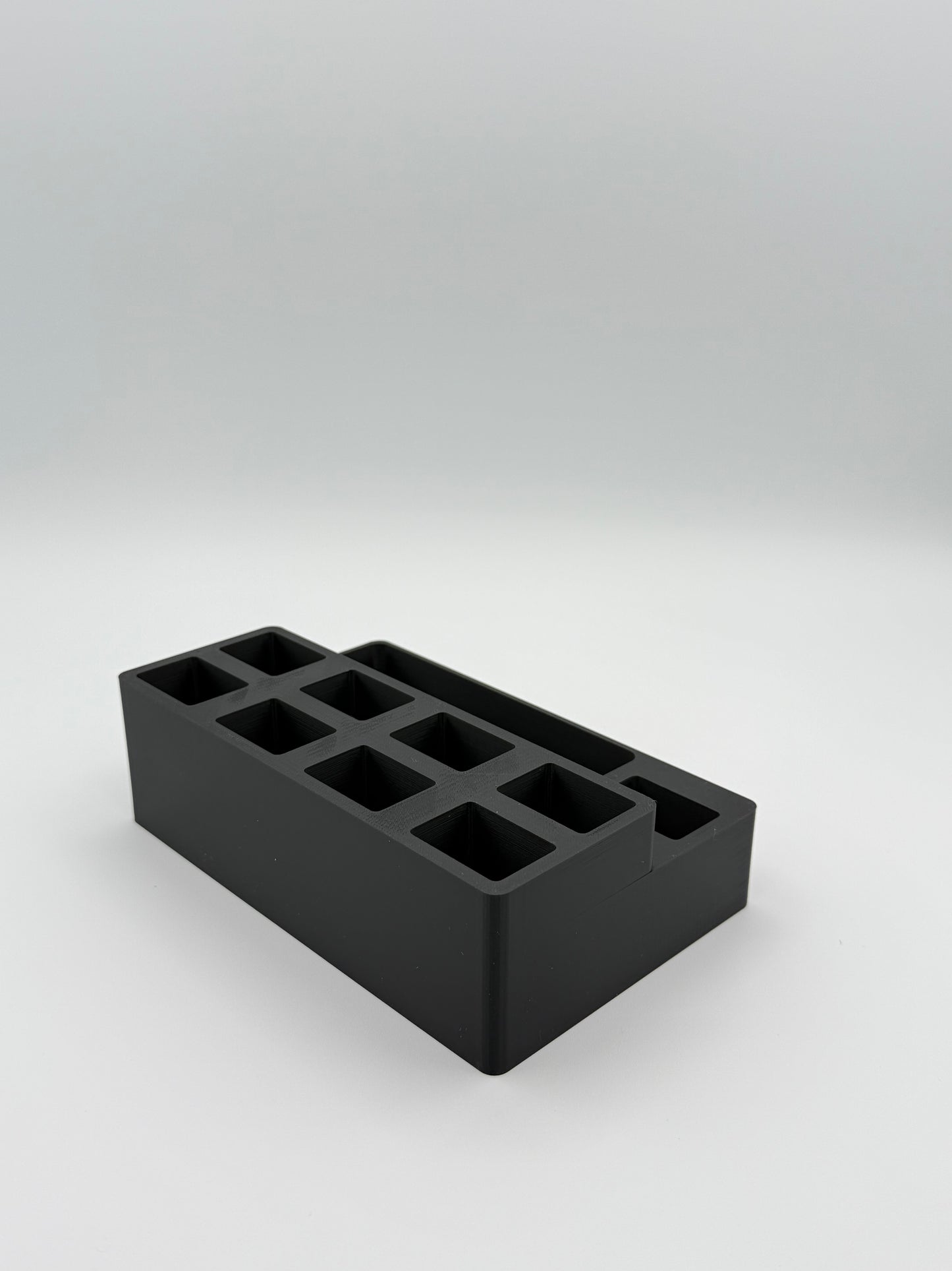 Medium Pistol Stand, 8 magazines