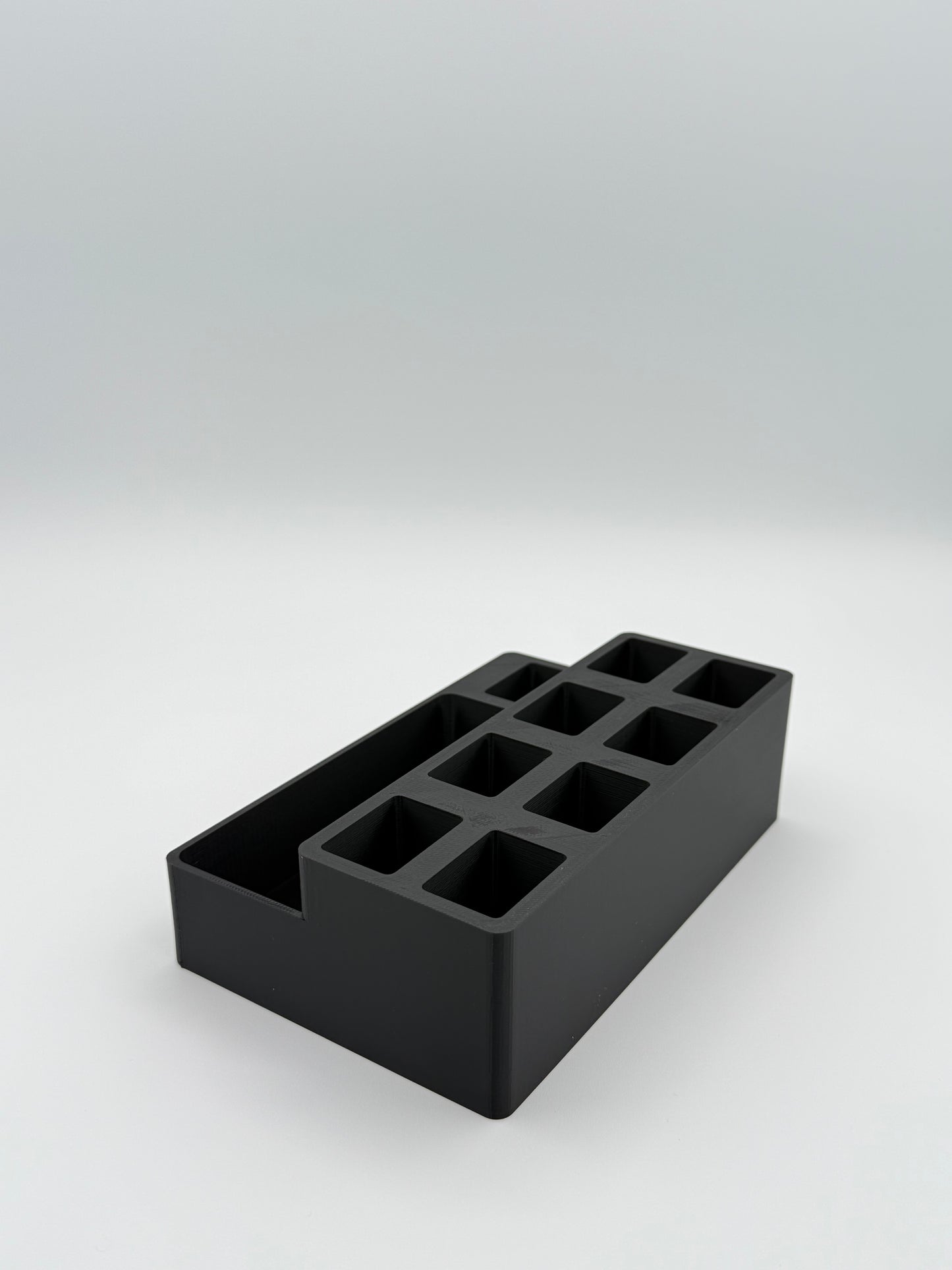 Medium Pistol Stand, 8 magazines